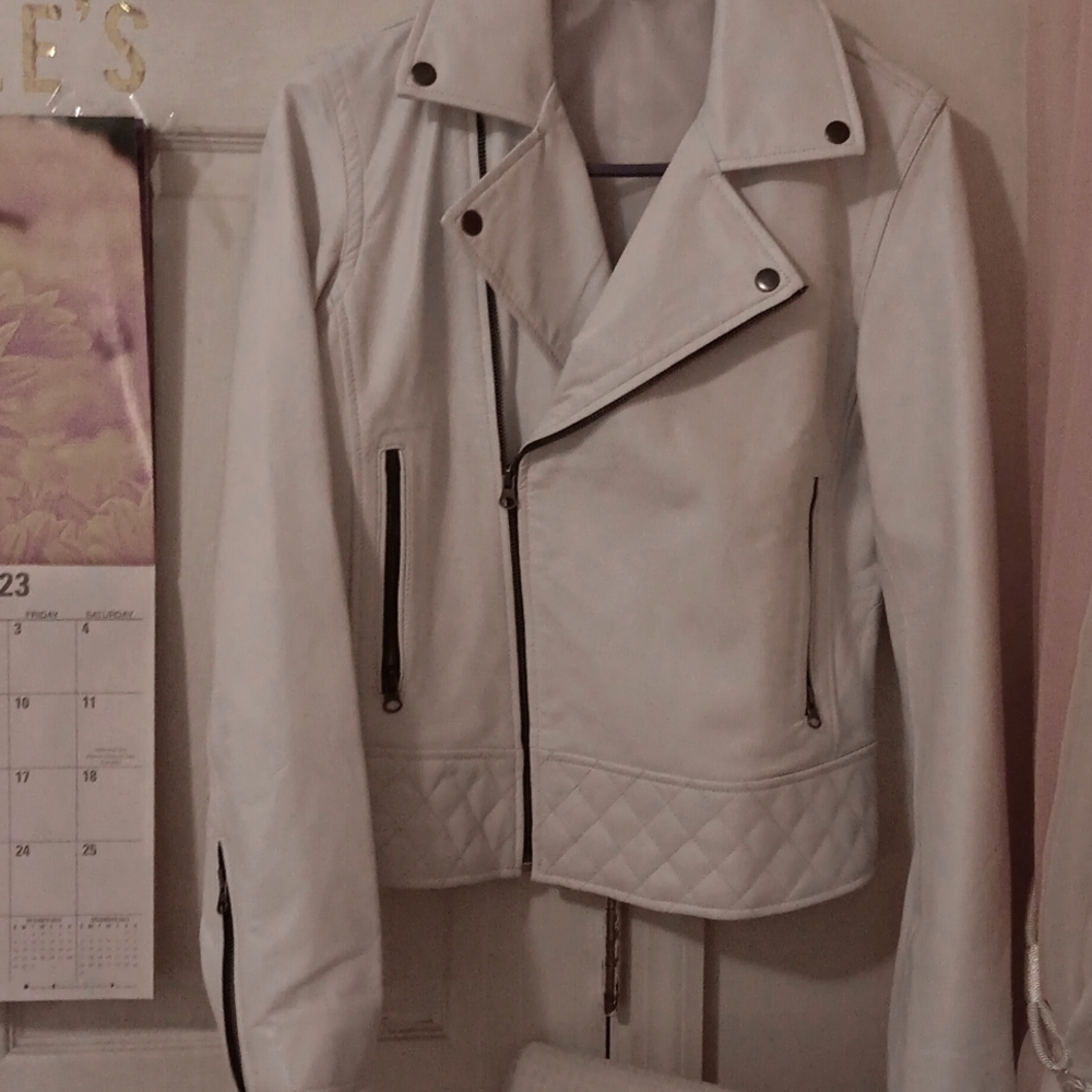 Women white custom made real lambskin leather jacket. Size L.